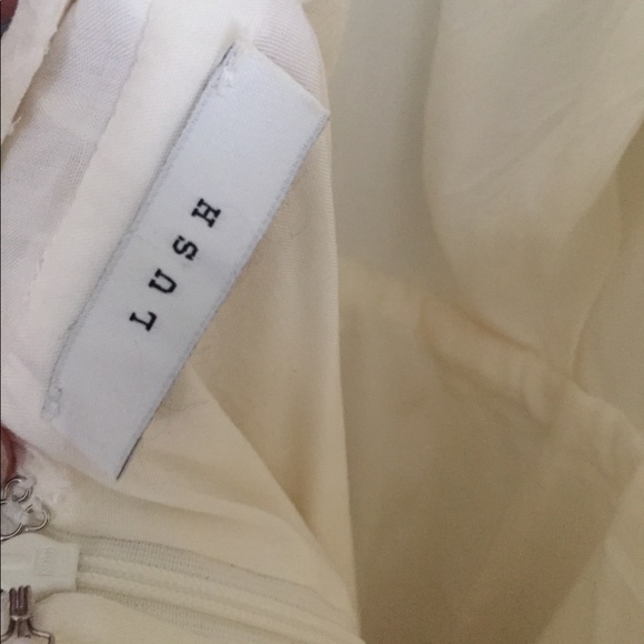 Lush Romper - Picture 4 of 4